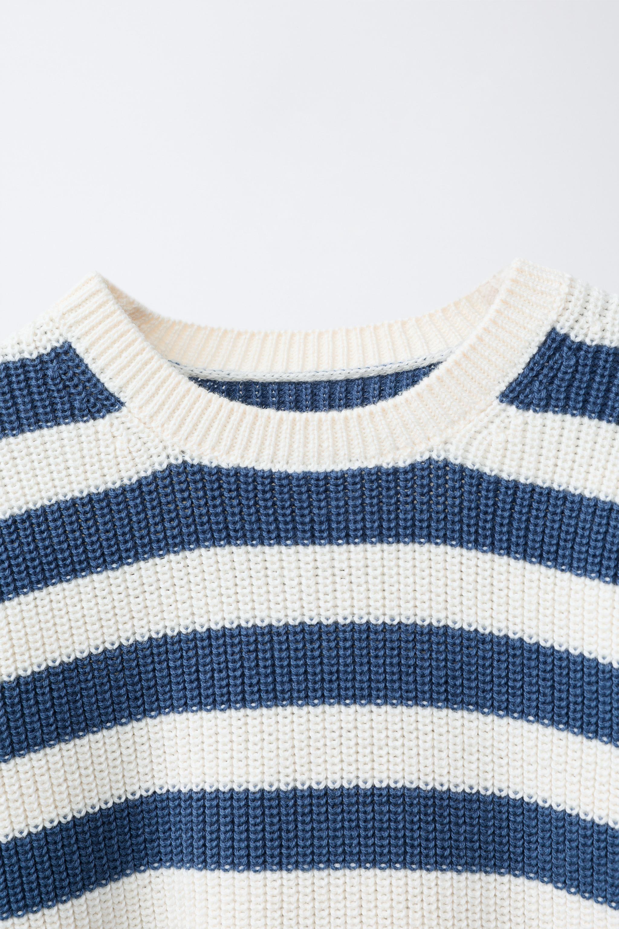 PULL EN MAILLE À RAYURES